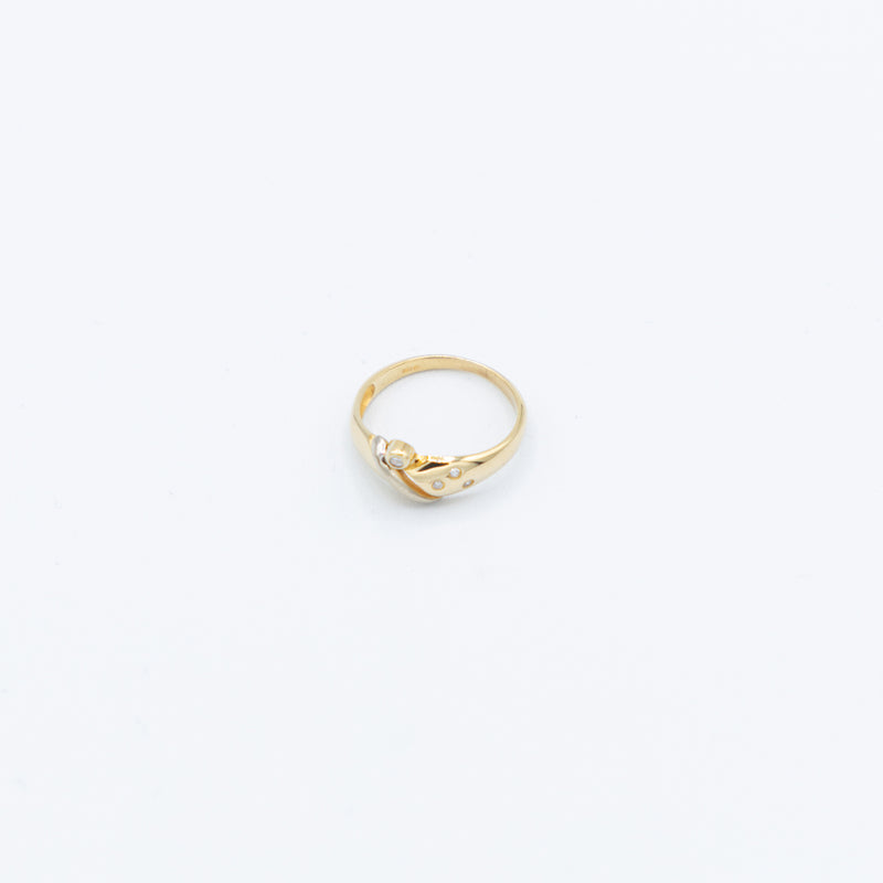 juwelier-jeweler-gelber-vintage-schmuck-ringe-rings-diamanten-diamonds-gelbgold-produktfoto-diamonds-details