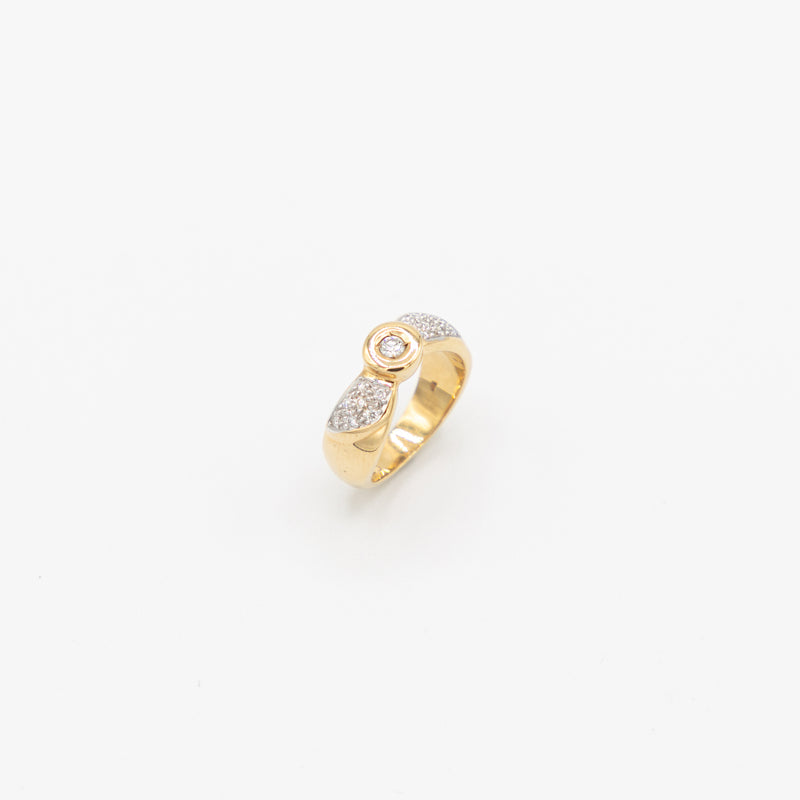 juwelier-jeweler-gelber-vintage-schmuck-ringe-rings-diamanten-diamonds-gelbgold-produktfoto