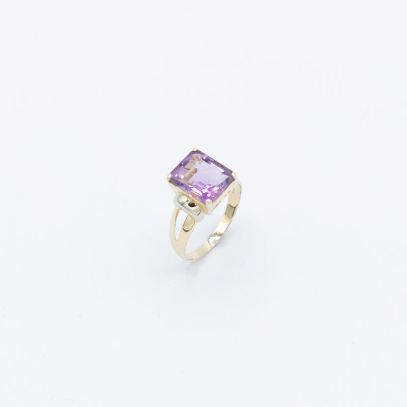juwelier-jeweler-gelber-diamonds-diamanten-schmuck-ringe-vintage-kollektion-amethyst-ring-gelbgold