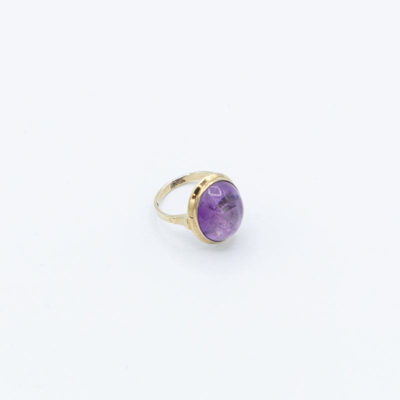 juwelier-jeweler-gelber-diamonds-diamanten-schmuck-ringe-vintage-kollektion-lila-stein-rings-produktfoto-3