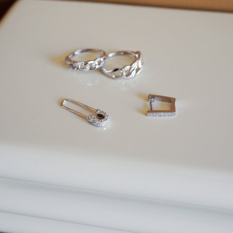 juwelier-jeweler-gelber-diamanten-ohrring-earring-safety-pin-weissgold-still