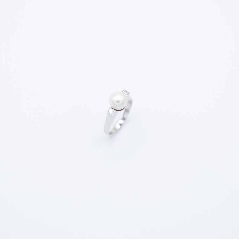 juwelier-jeweler-gelber-perle-diamanten-brillanten-weissgold-produktfoto