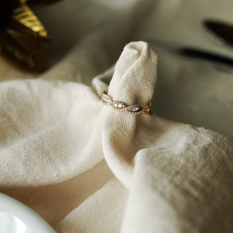 juwelier-jeweler-gelber-diamonds-baguette-schliff-gold-diamanten-rosegold-produktfoto-still
