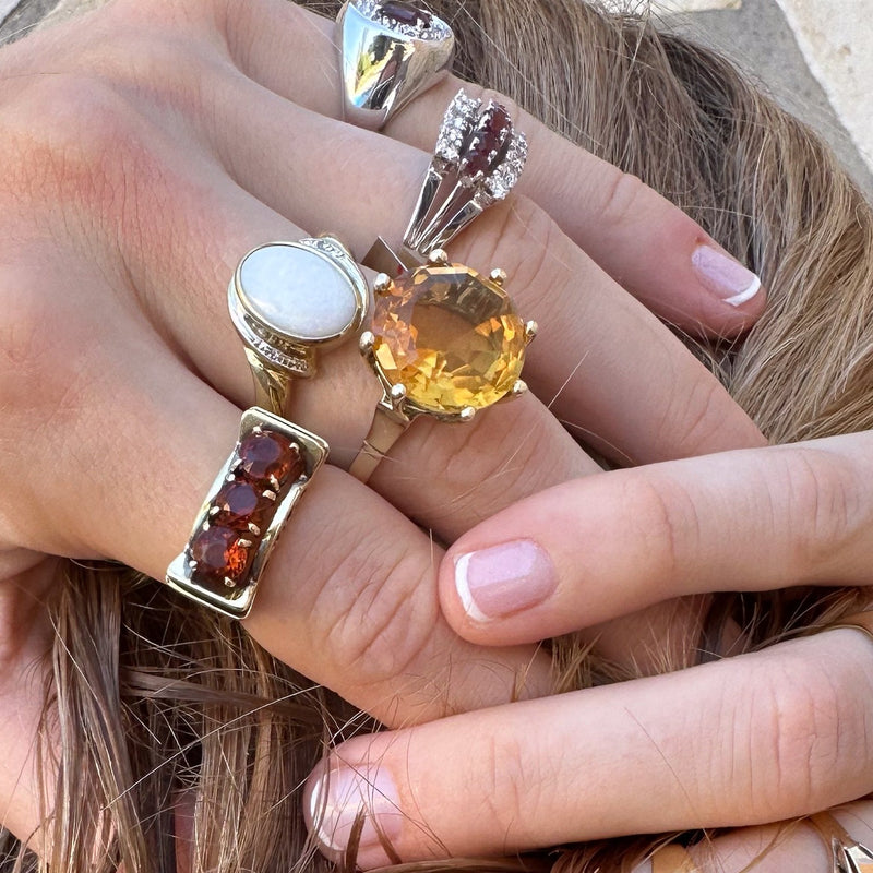 juwelier-gelber-jeweler-gelber-citrin-vintage-ring-gelbgold-tragefoto
