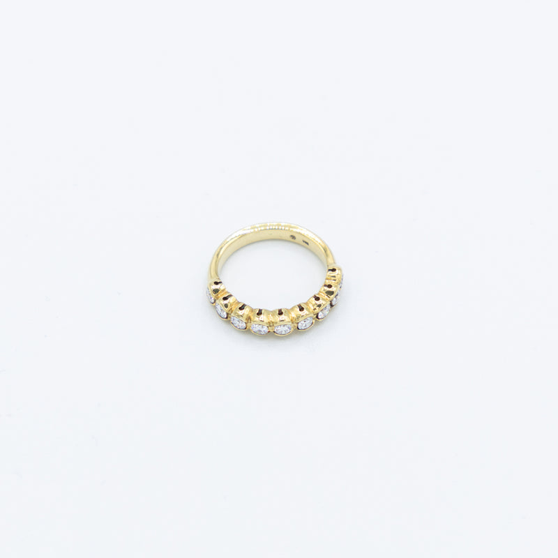 juwelier-jeweler-gelber-vintage-schmuck-ringe-rings-diamanten-diamonds-gelbgold-produktfoto-diamonds-nine-diamonds-produktfoto