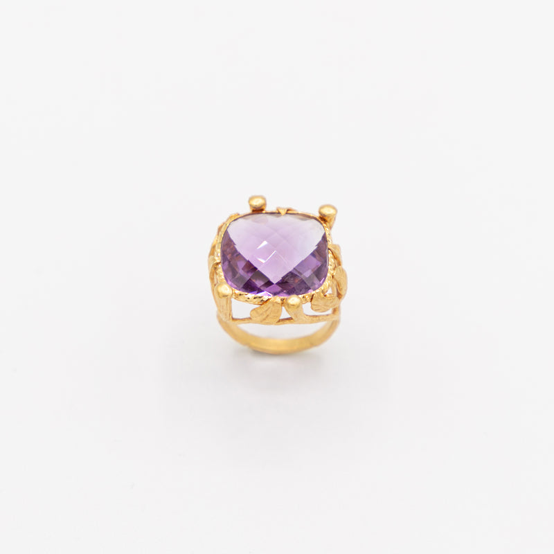 juwelier-jeweler-gelber-diamonds-diamanten-schmuck-ringe-vintage-kollektion-amethyst-ring-gelbgold-grosser-farbstein-produktbild