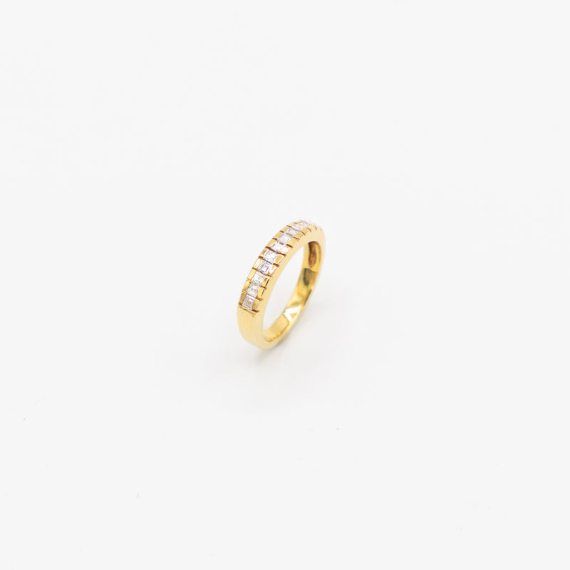 juwelier-jeweler-gelber-vintage-schmuck-ringe-rings-diamanten-diamonds-gelbgold-produktfoto-diamonds-princess-cut-diamanten-produktfoto
