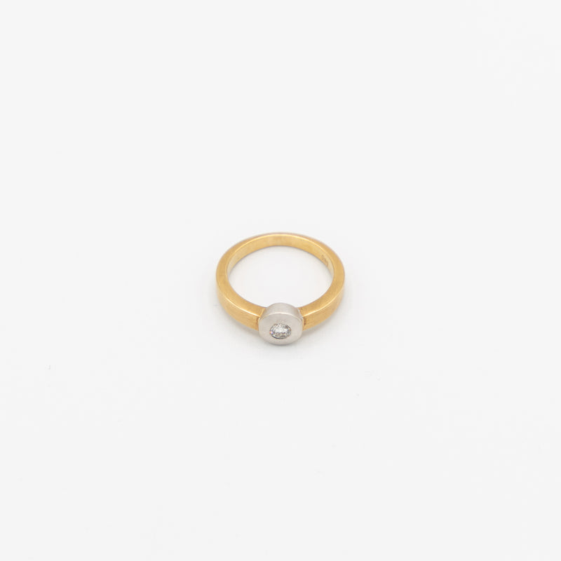 juwelier-jeweler-gelber-vintage-collection-kollektion-schmuck-ringe-rings-bicolor-weissgold-gelbgold-ring-produktfoto-matt