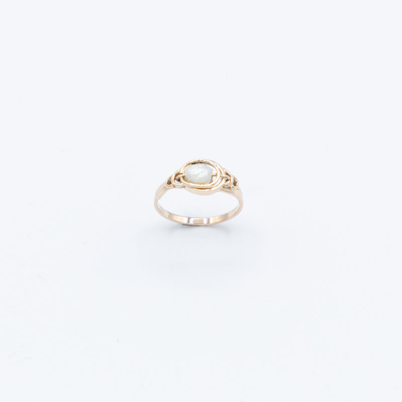 juwelier-jeweler-gelber-diamonds-diamanten-schmuck-ringe-vintage-kollektion-perlen-ring-gelbgold