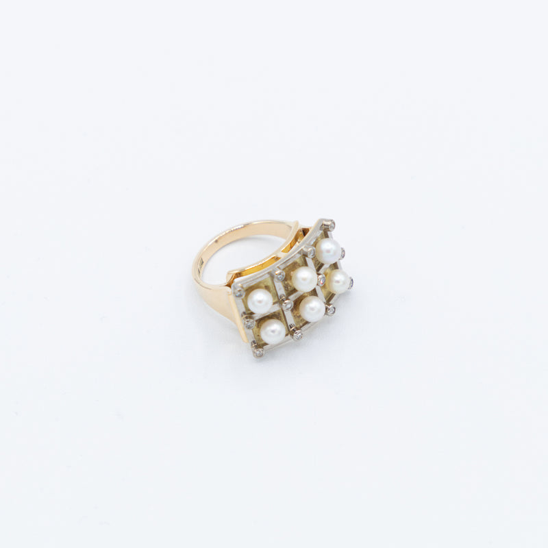 juwelier-jeweler-gelber-diamonds-diamanten-schmuck-ringe-vintage-kollektion-perlen-ring-diamanten-produktfoto-vintage-ringe