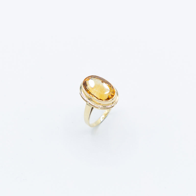 juwelier-jeweler-gelber-diamonds-diamanten-schmuck-ringe-vintage-kollektion-citrin-produktfoto-farbstein-vintage-ringe-1